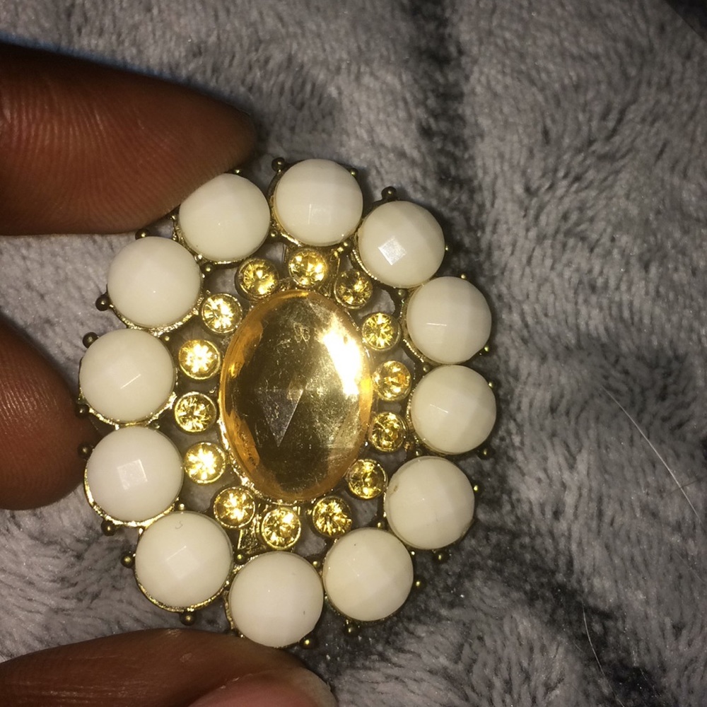 5 for $10- Beautiful Brooch- Never Worn